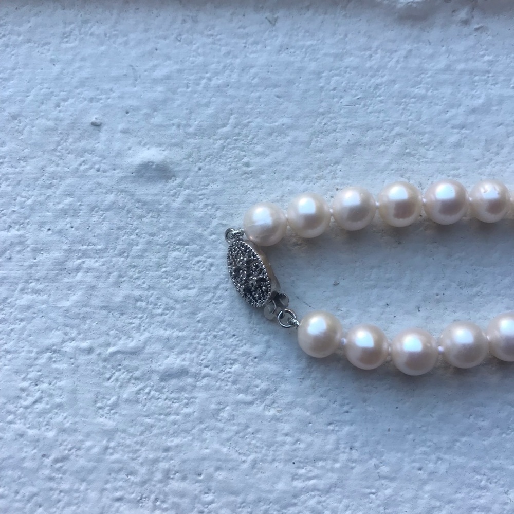 Classic Pearl Necklace - Picture 2 of 3
